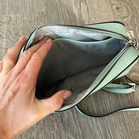 Michaek Kors Jet Set Saffiano Learher Crossbody in Mint Green/light turquoise - Picture 5 of 5